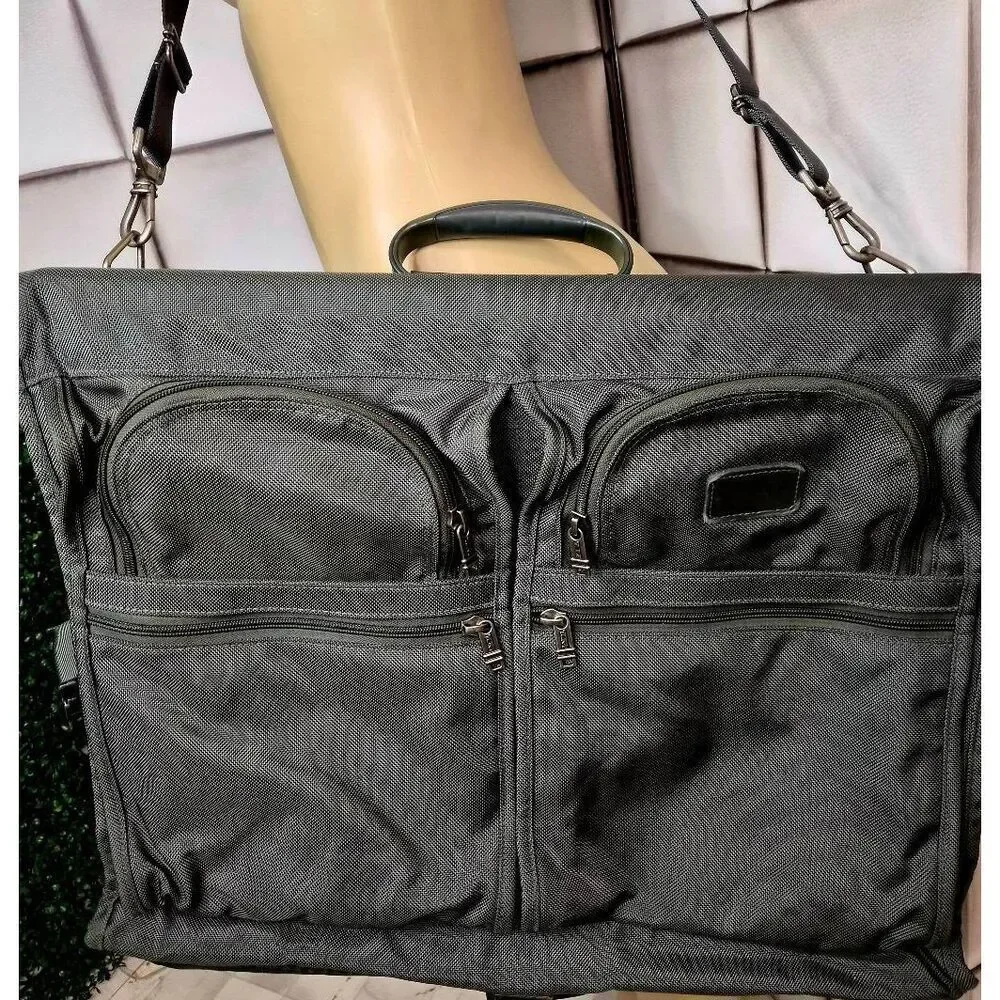 Tumi garmet bag